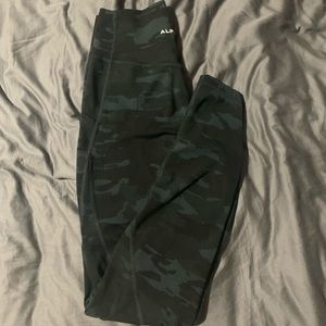 VEUC Alphalete Surface Pocket Legging